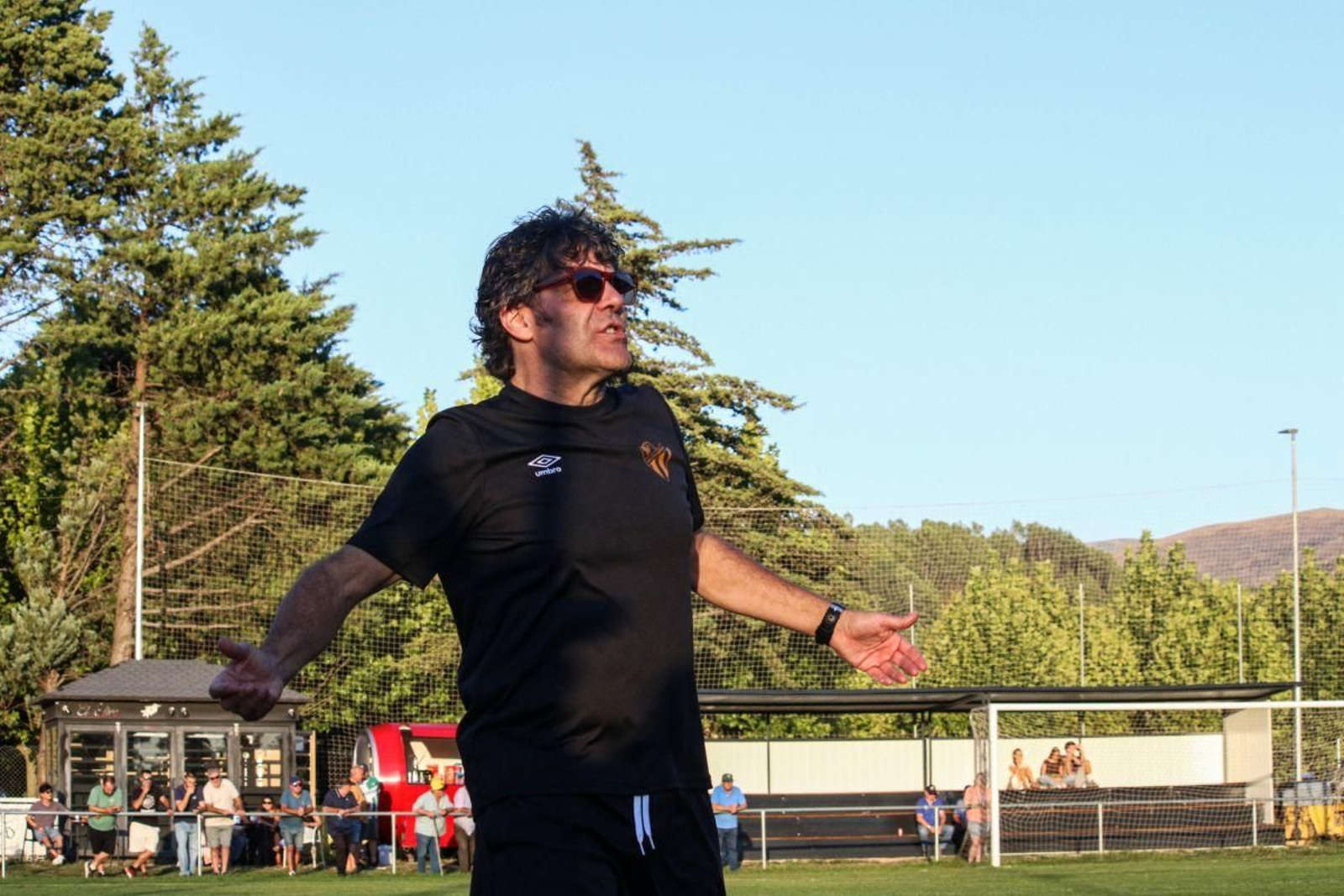 El entrenador del Córgomo, Jorge Merayo, durante el partido de Copa ante el Barbadás.
