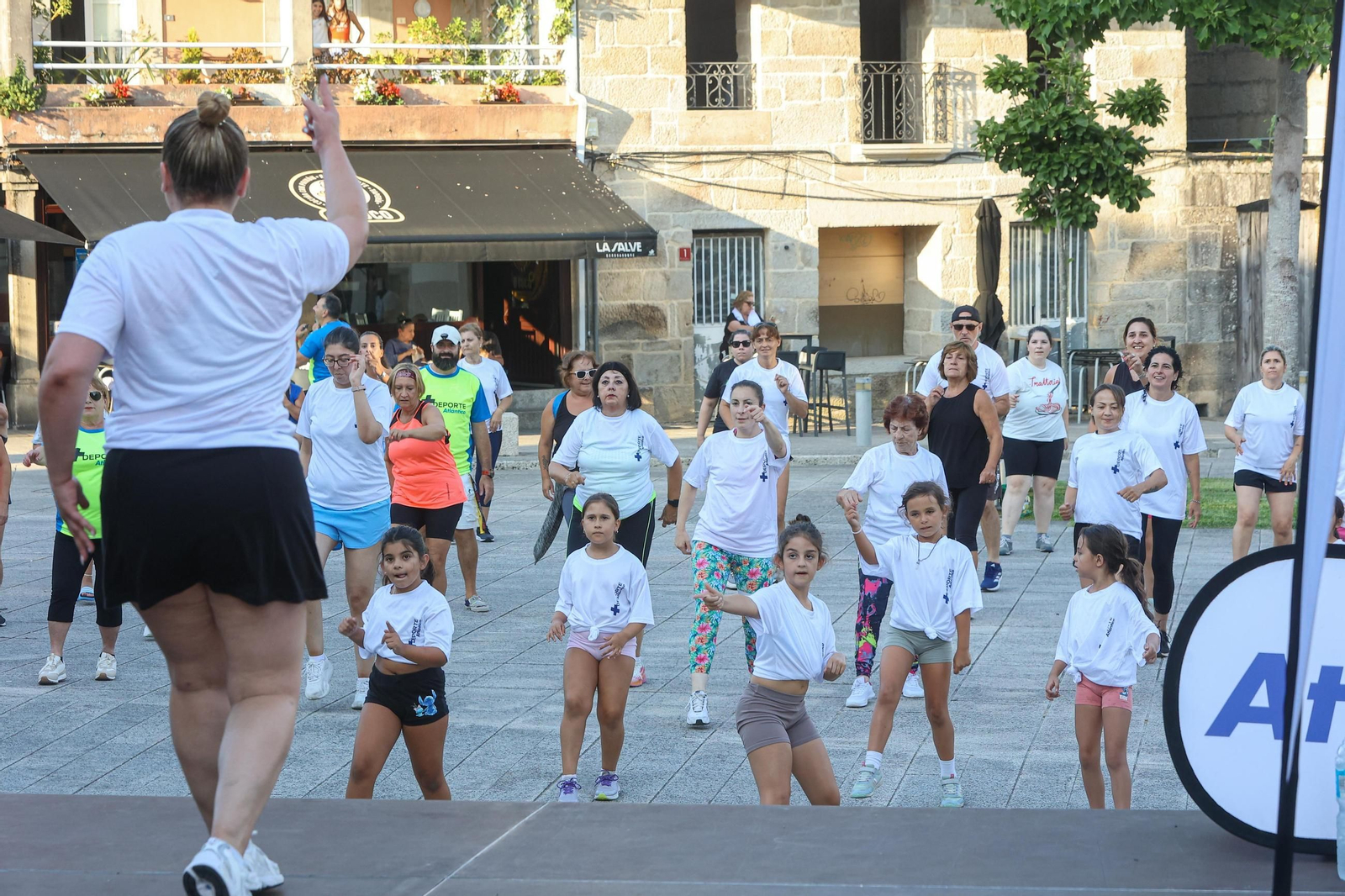 Galería | Un centenar de personas se activan con la sesión de zumba de +Deporte Atlántico