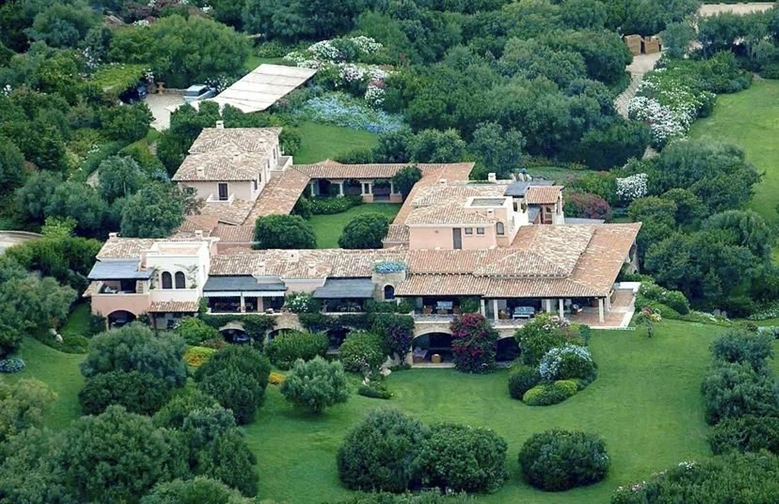 Vista aérea de Villa Certosa, la mansión de Berlusconi que comprará la familia real de Qatar