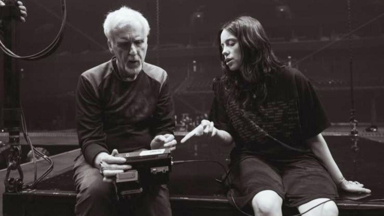 Billie Eilish da indicaciones a James Cameron durante la preparación de su película-concierto en 3D.