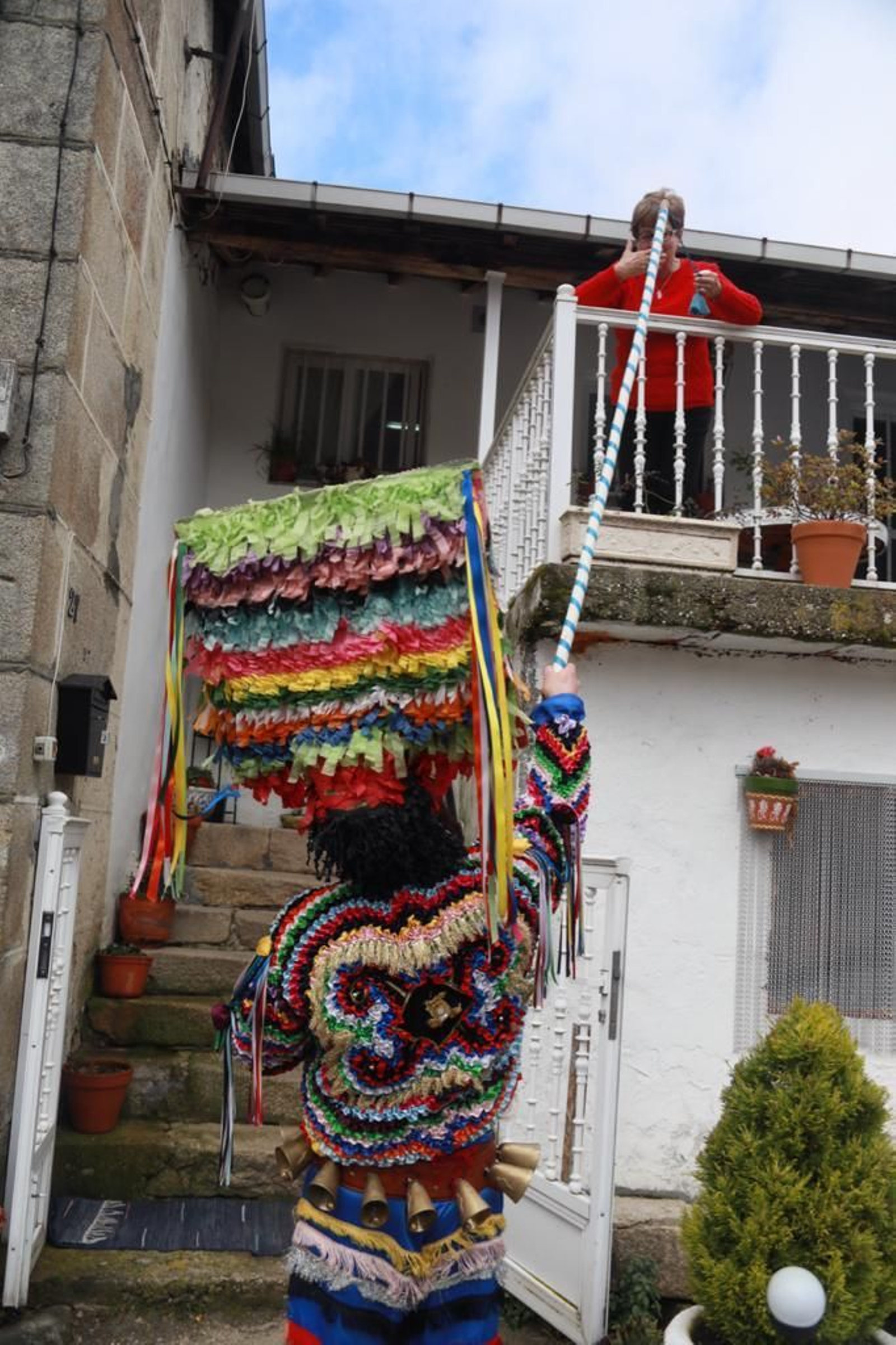 Boteiros recorren Vilariño de Conso (JOSÉ PAZ)