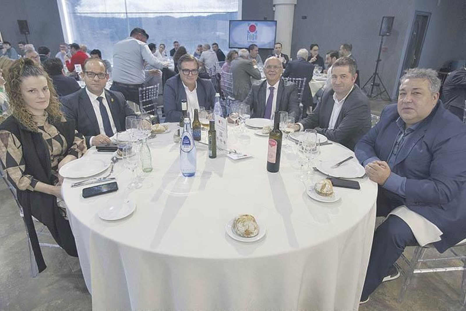 Rosa Fontao, empresaria; Ruben Quintas, alcalde del Concello de Maceda; Miguel Ángel Novoa, director de Onda Cero; Julio Vila, administrador del Grupo Vila Castro; Marcos Vila, gerente del Centro Comercial Ponte Vella, y Lucky Seoane, CEO del Grupo Lito Seoane Peluqueros.