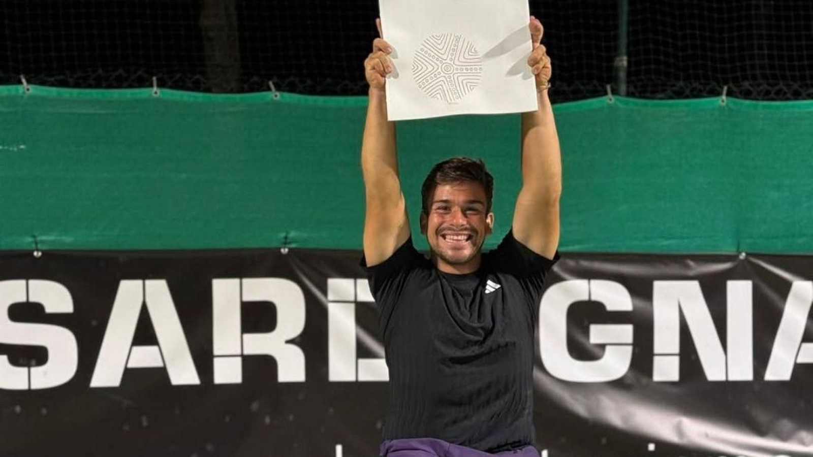 El vigués levantó el tercer título de dobles de la temporada 2026.