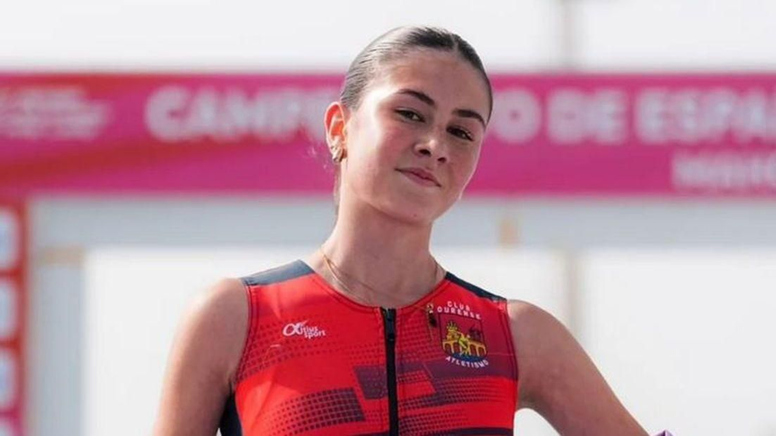 Sabela Castelo, con la cinta después de ganar el título.
