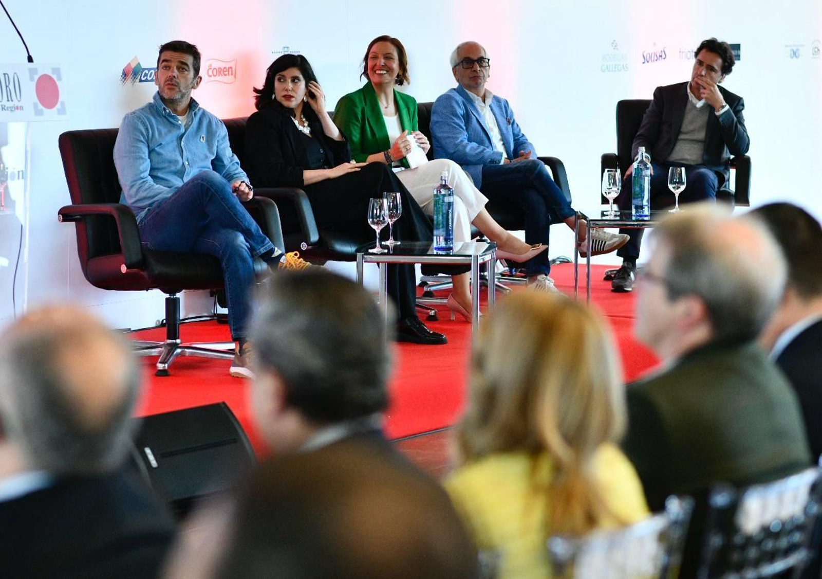 Integrantes de la mesa redonda.