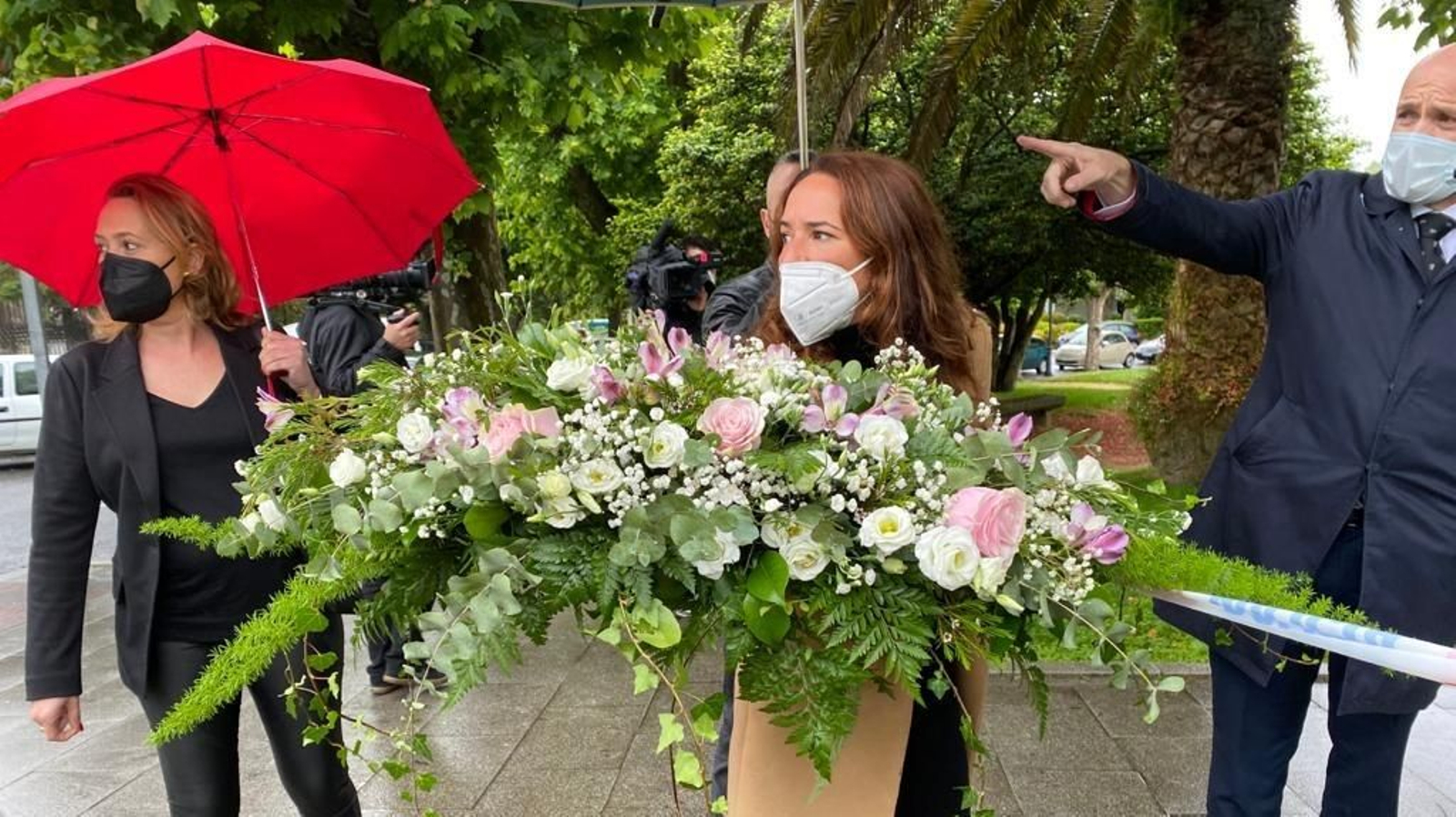 La familia de Déborah llega a Pereiró para la exhumación