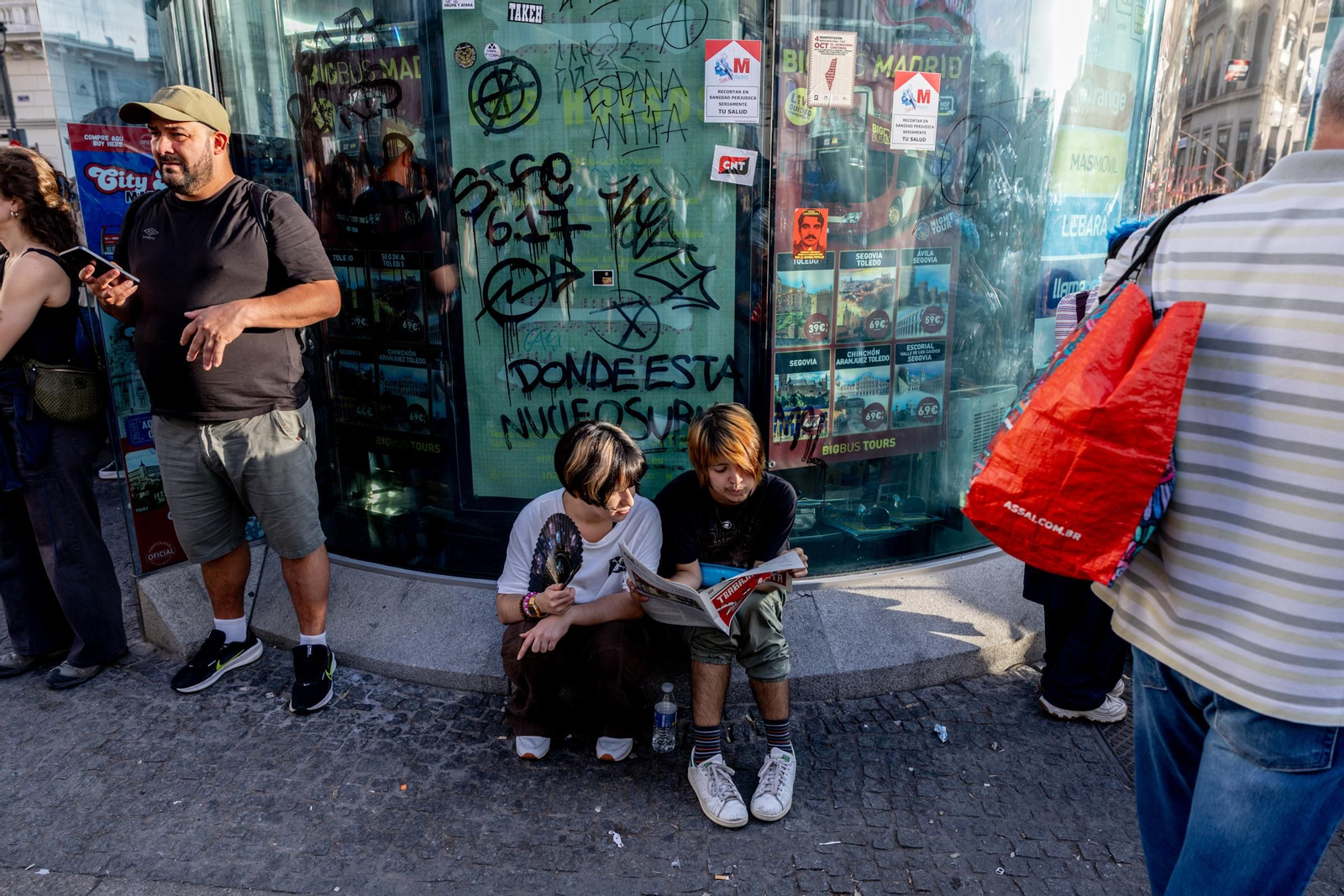 Galería | La acampada de Sol por una vivienda digna se sigue extendiendo y los congregados insisten en esta medida de presión