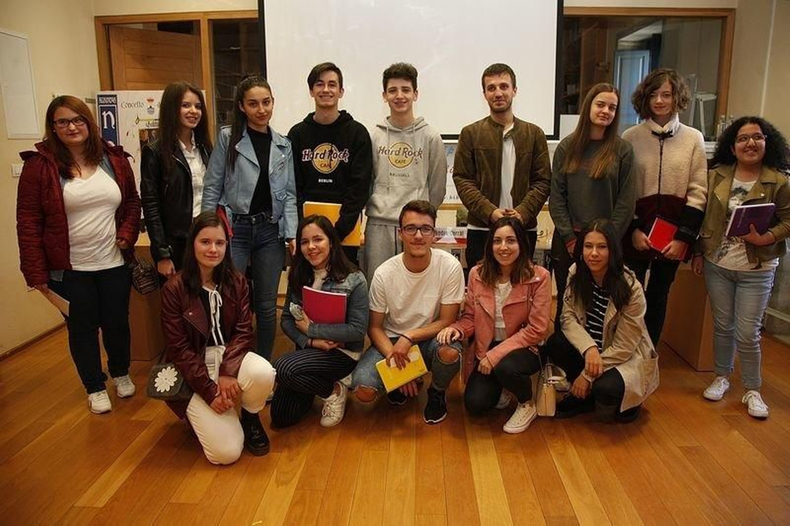 El grupo de jóvenes que participó en la actividad inaugural de las jornadas (MIGUEL ÁNGEL).