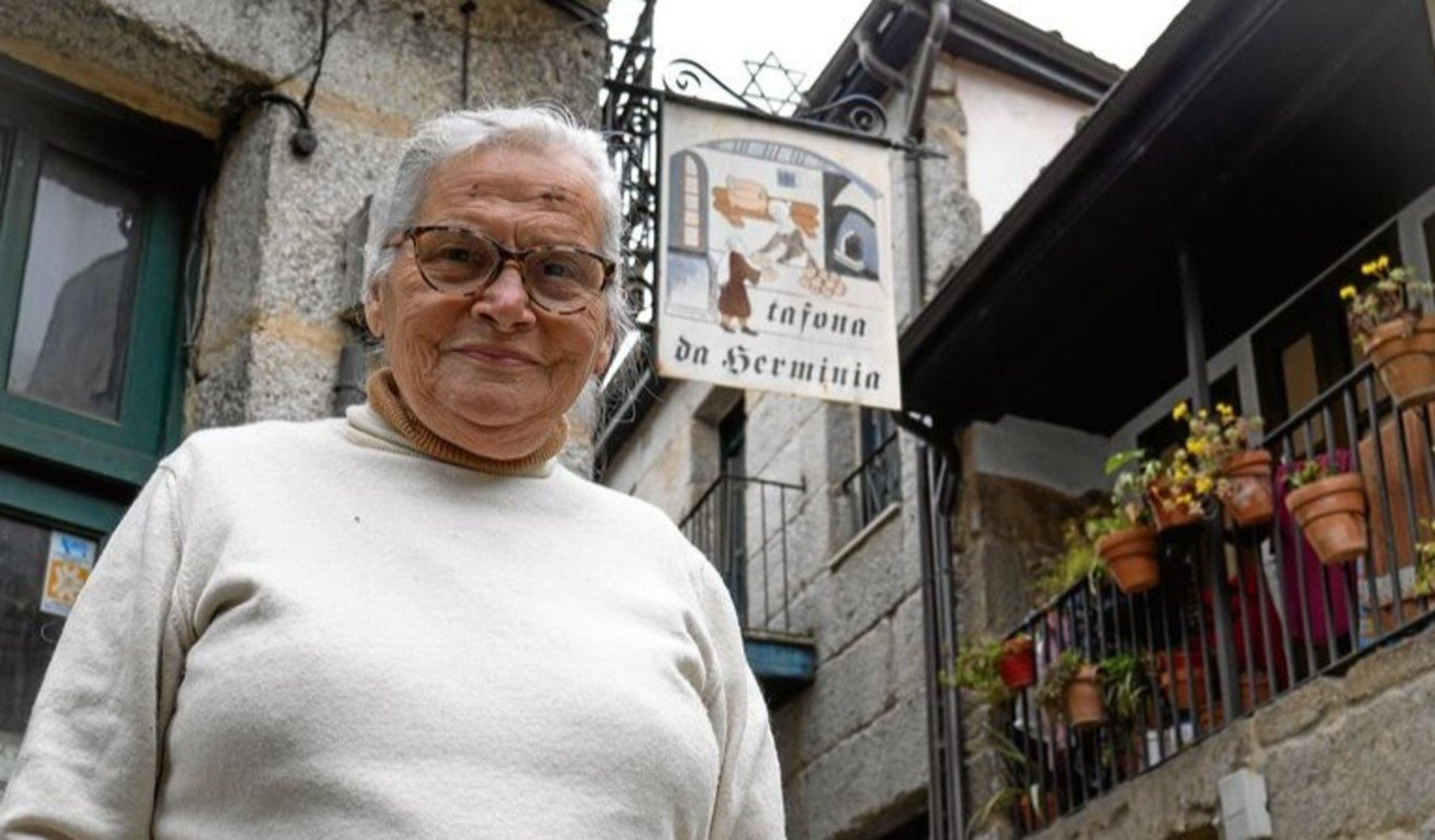 Herminia, frente la popular Tafona da Herminia (FOTO: A. CH).