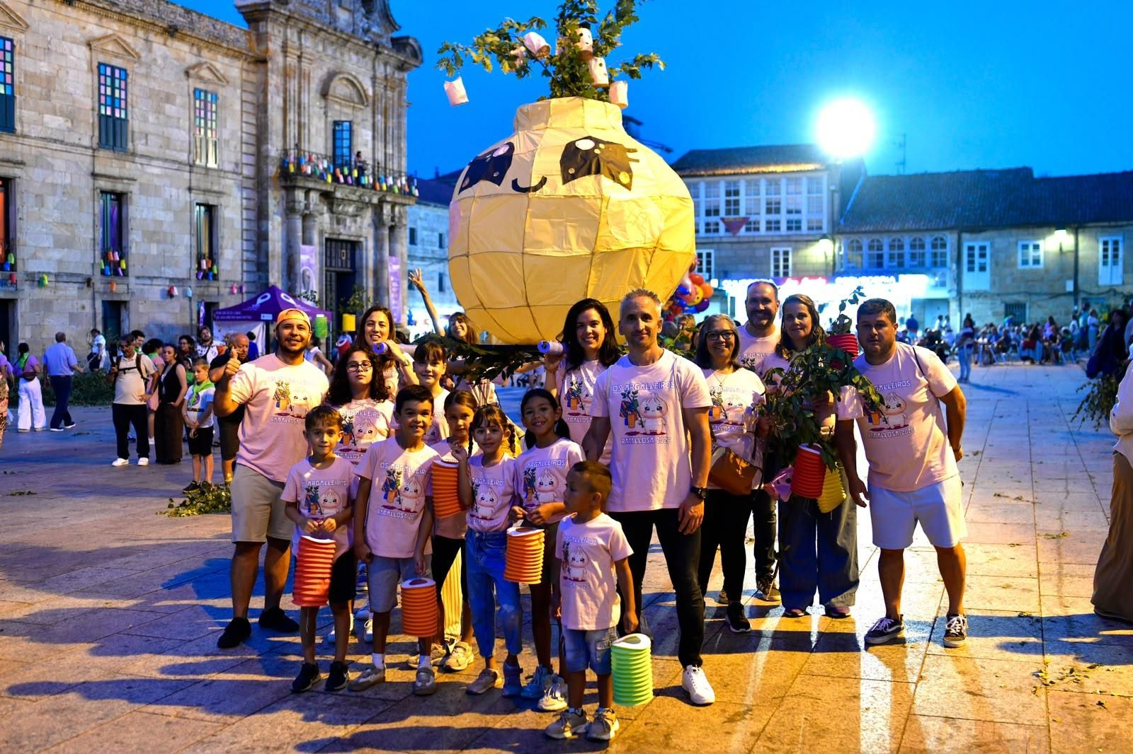 Galería | Celanova vuelve a disfrutar bajo la luz de los faroles durante A Ramallosa
