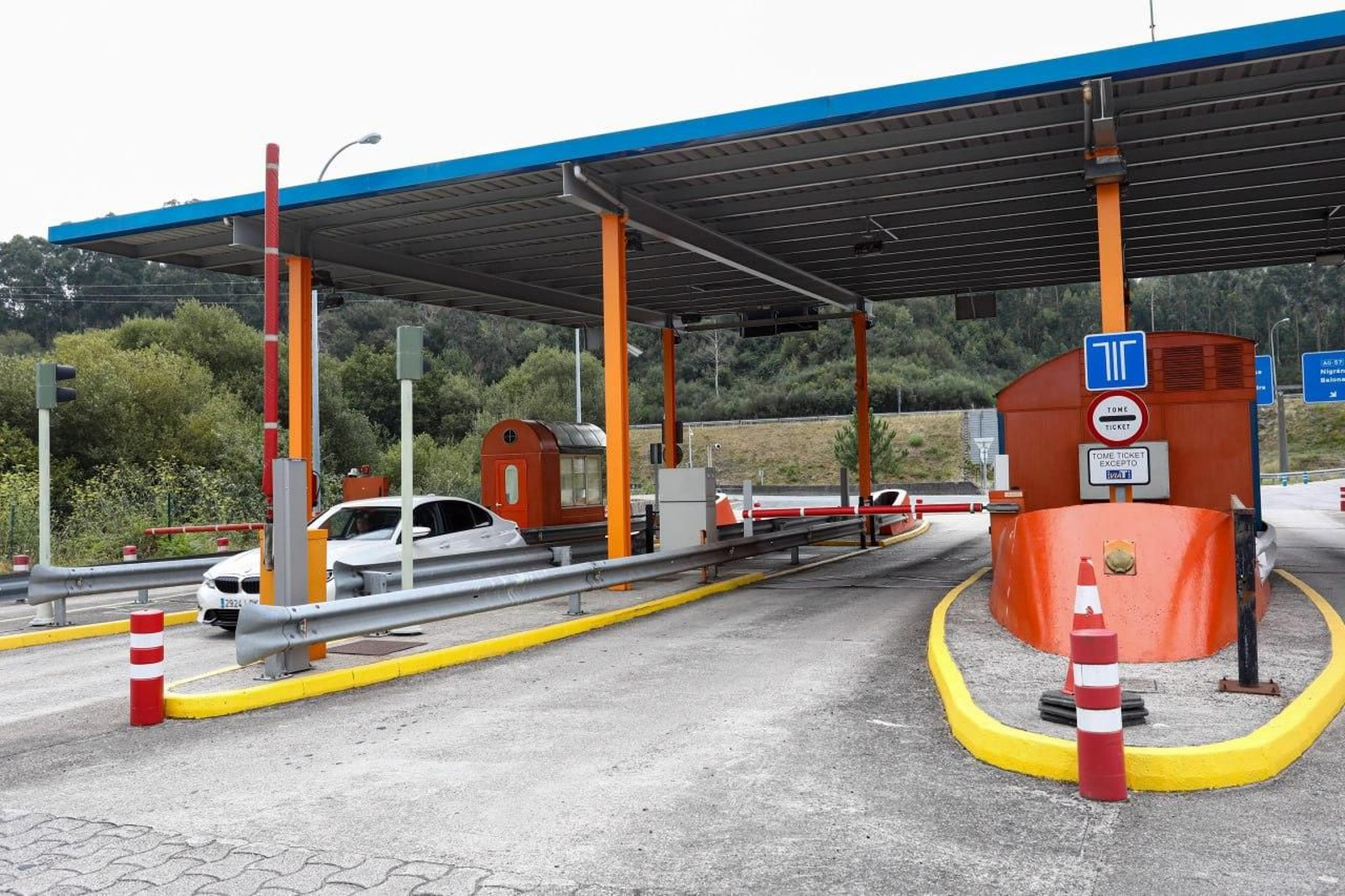 Los peajes son reforzados teniendo en cuenta la afluencia a los principales puntos turísticos y el calendario de fiestas.