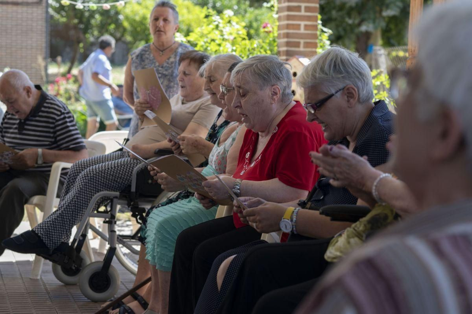Residentes de Santa Marta cantando el repertorio que habían escogido.