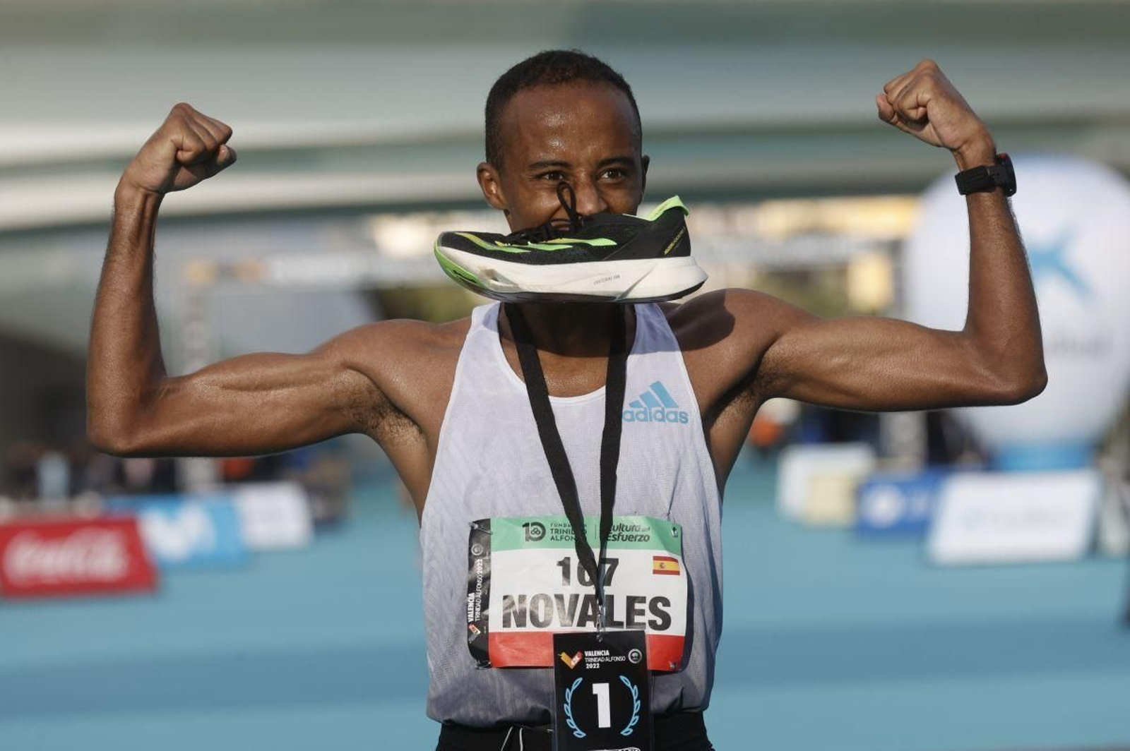 Tariku Novales fue el mejor español en el maratón de Valencia y firmó la cuarta marca nacional de la historia.