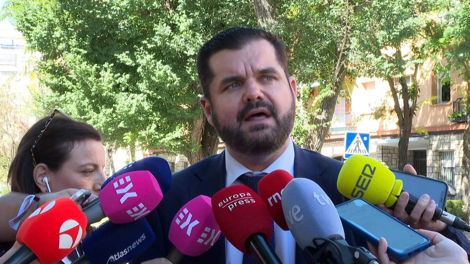 El abogado de Iustitia Europa, Luis María Pardo, durante una atención a medios