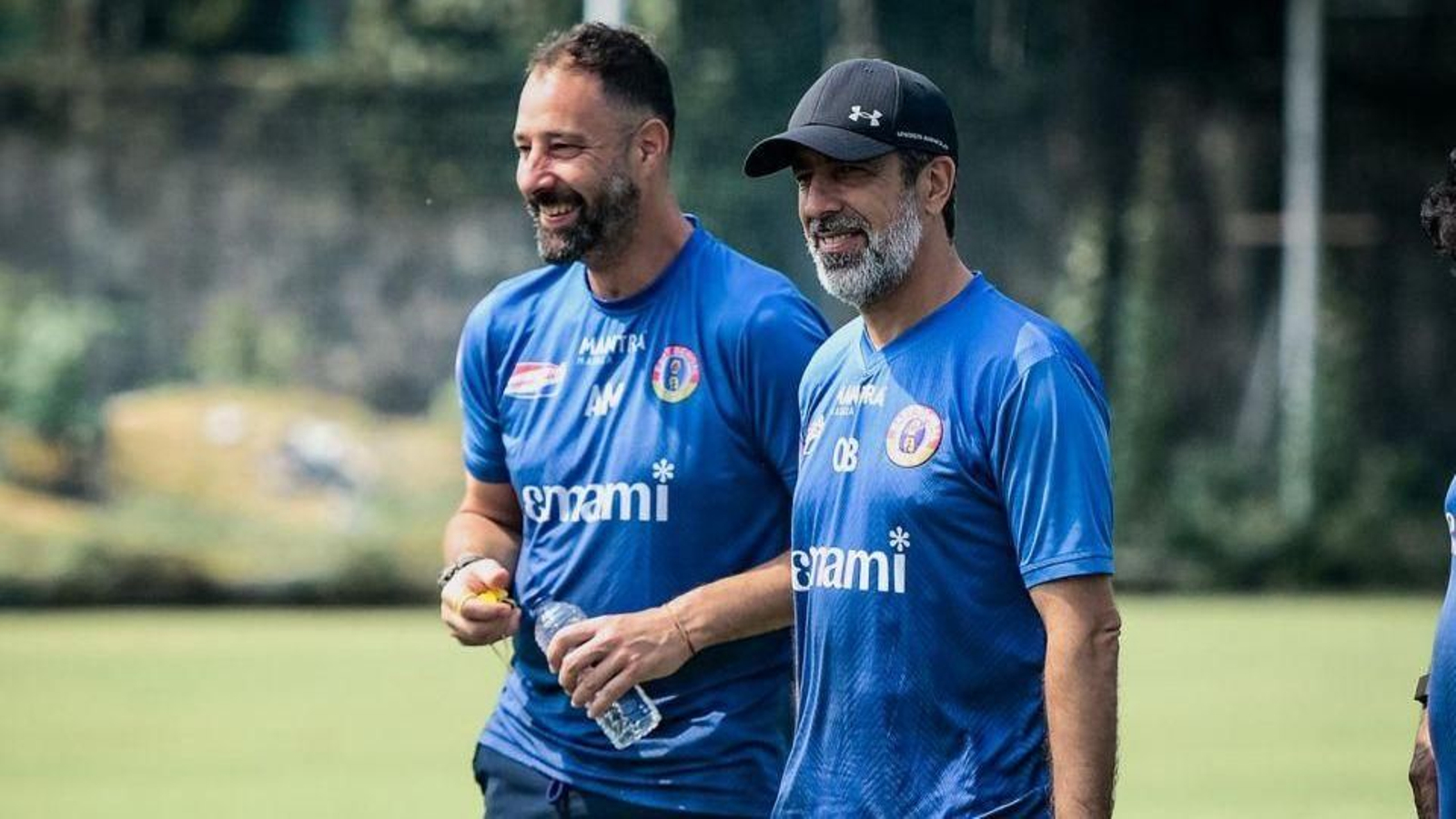 Bruzon (d.), junto a su segundo, el también vigués Adrián Rubio.