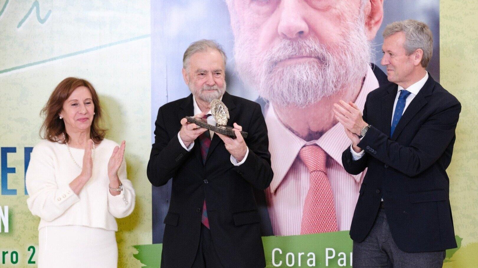 El periodista José de Cora recibe el Premio Diego Bernal 2025. (Foto: EP)