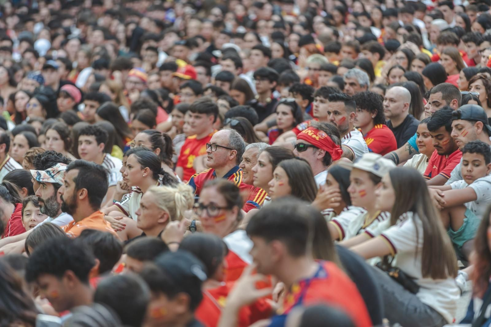 Galería | La ilusión por España tiñe de rojo la provincia de Ourense en la semifinal, en fotos