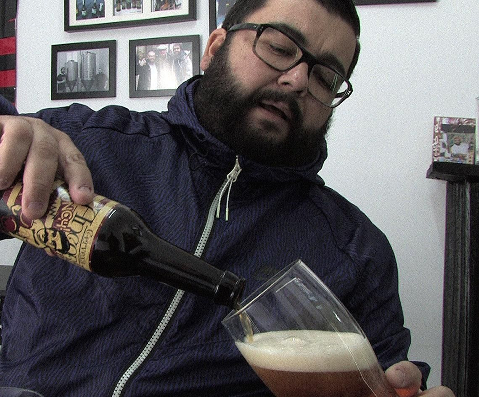 La cerveza artesana gana cada vez mas devotos en nuestra geografía. Saberla servir es indispensable.