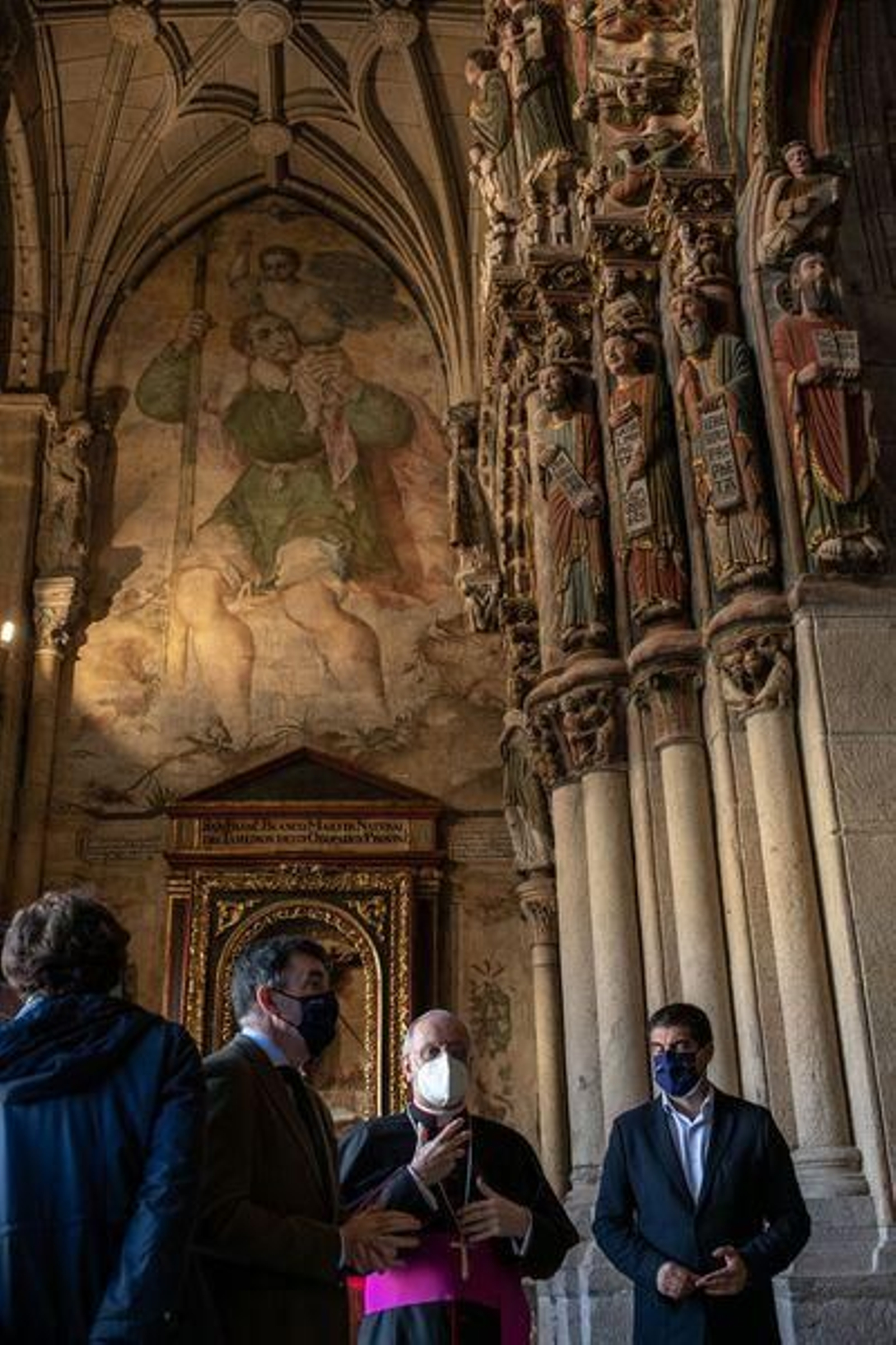 Visita del conselleiro de Cultura, Román Rodríguez, y del delegado territorial en Ourense, Gabriel Alén, a la Catedral // FOTO: ÓSCAR PINAL