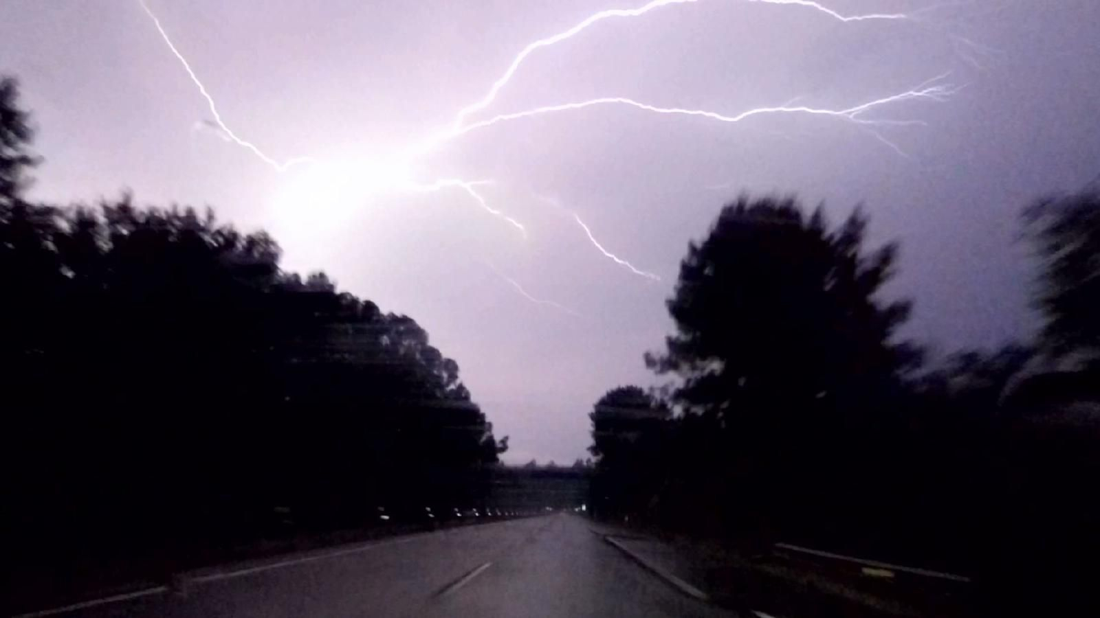 El mes de mayo finalizó con más de 2000 rayos en una hora en Vigo.