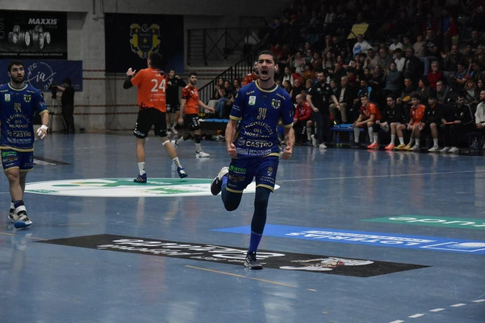 El Balonmán Cangas necesita rearmarse anímicamente al acabar una mala primera vuelta.