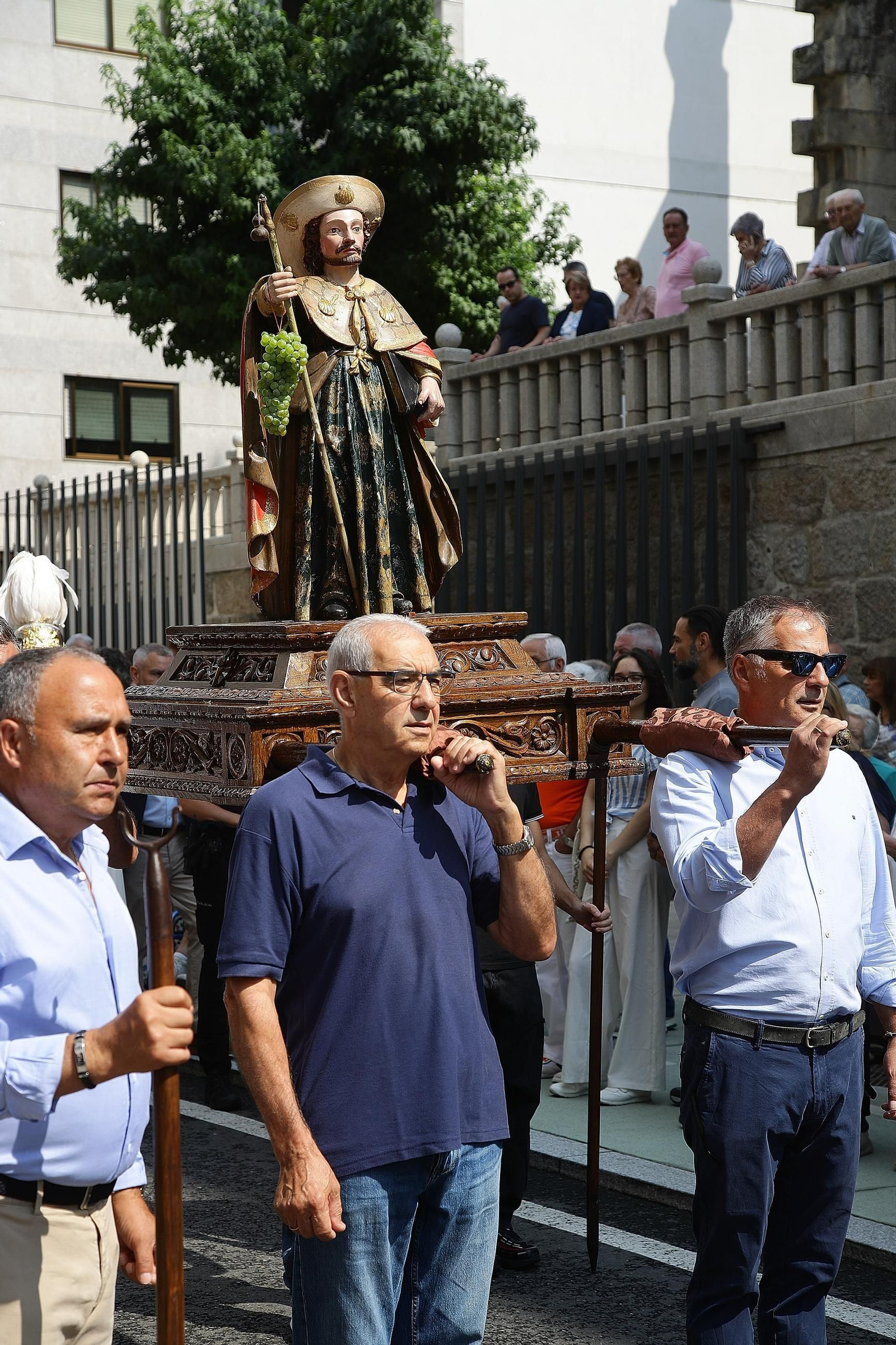 Galería | As Caldas celebra su día con una multitud de fieles