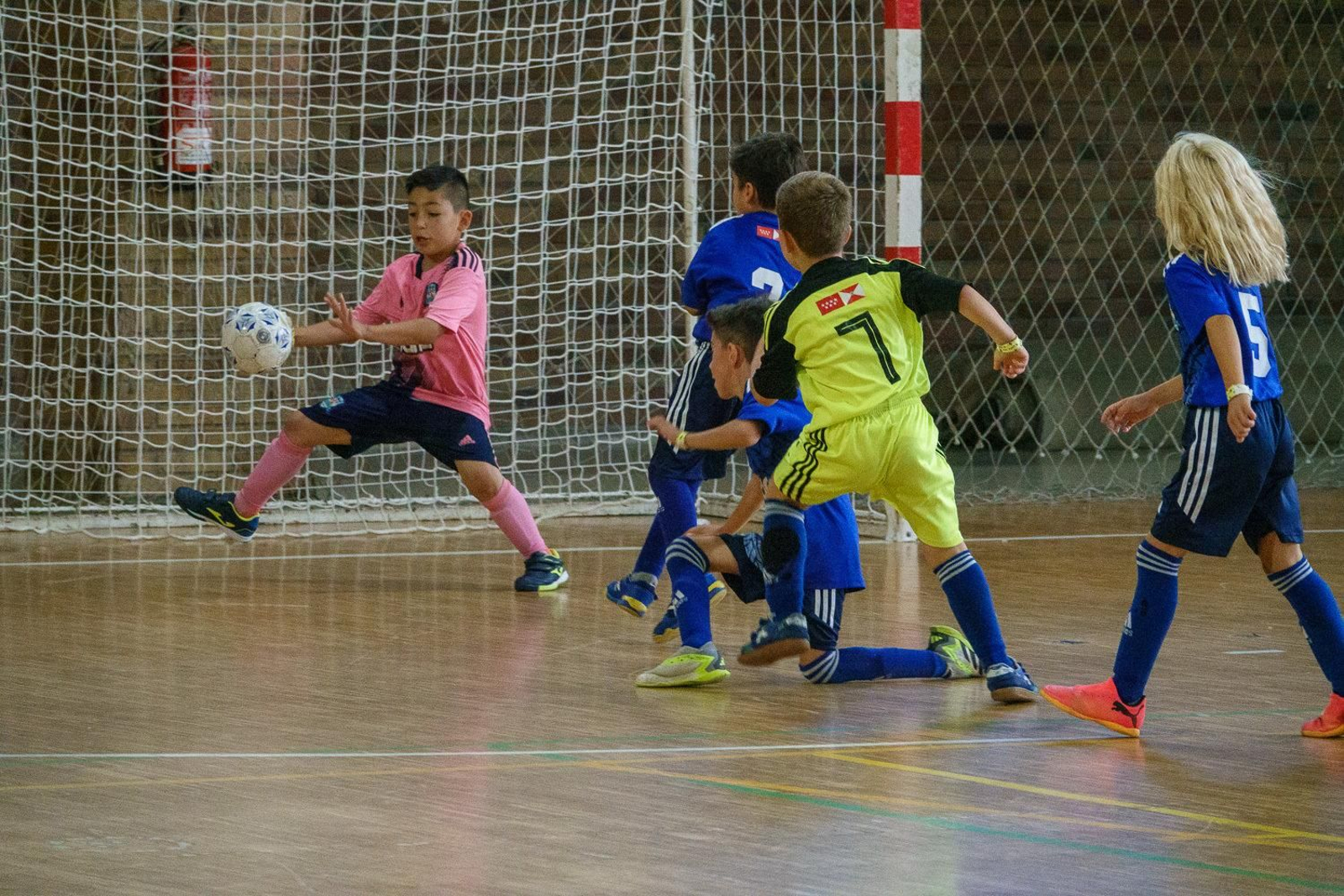 Partido de fútbol sala de la Vigo Cup en O Berbés.