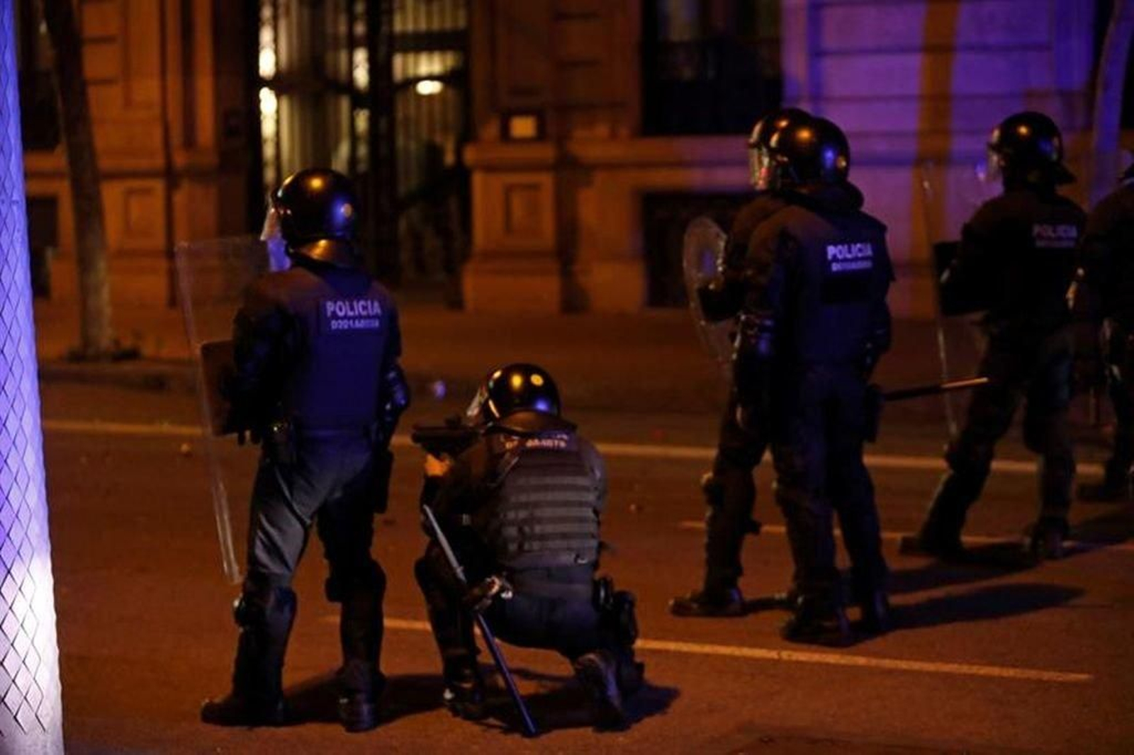 Tercera noche de protestas en Cataluña 11
