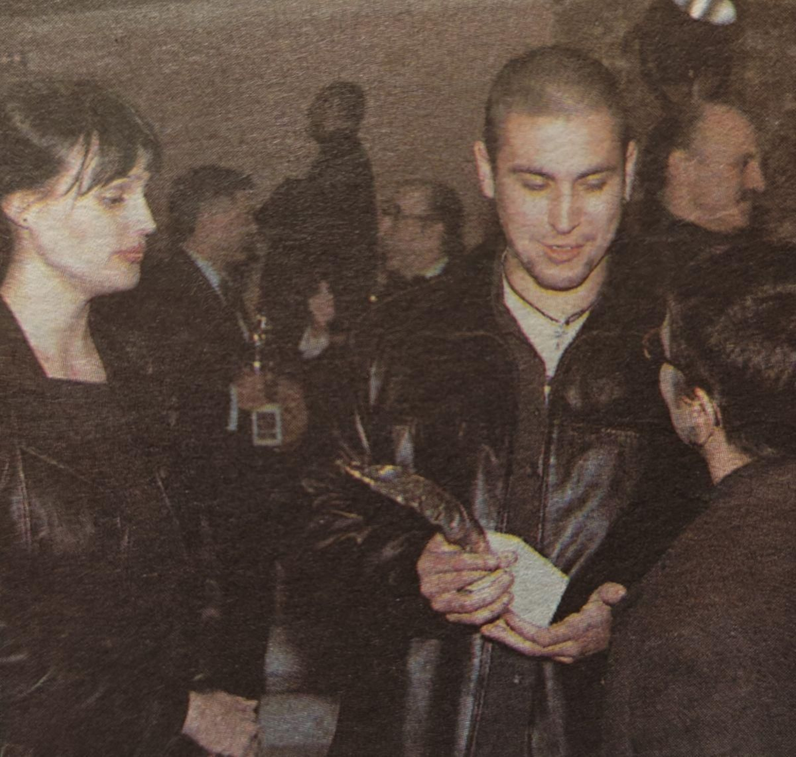 El joven ourensano Rodrigo Cortés con su premio.