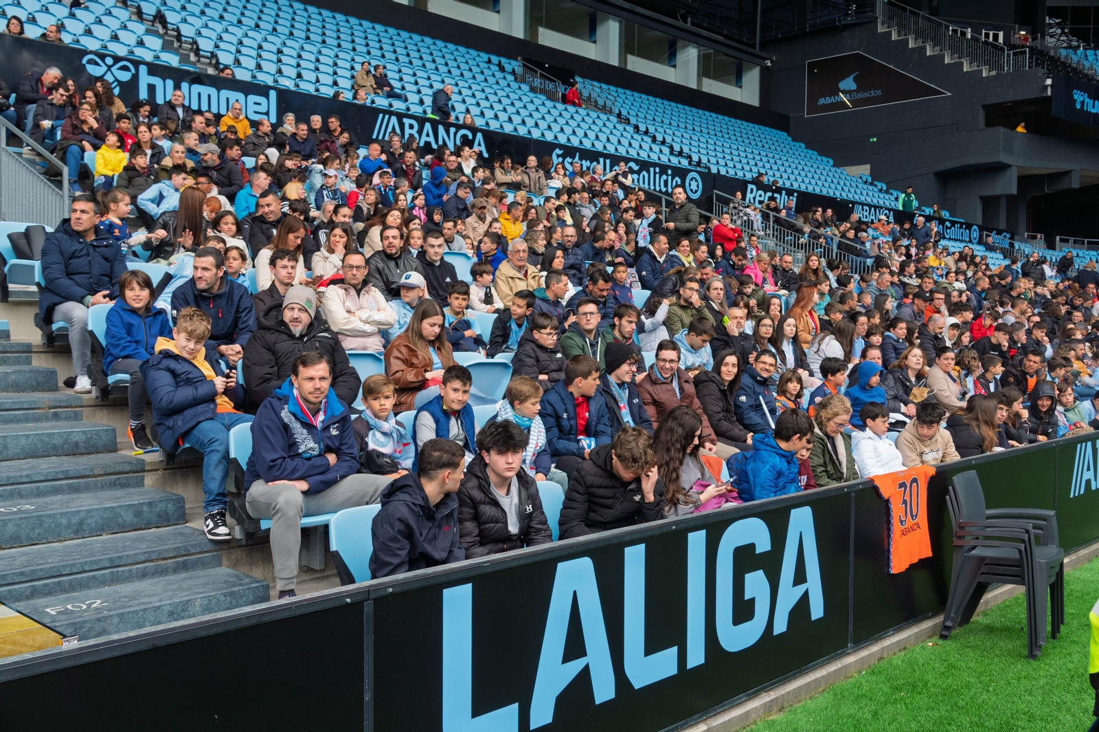 Galería | Entrenamiento multitudinario del Celta en Balaídos