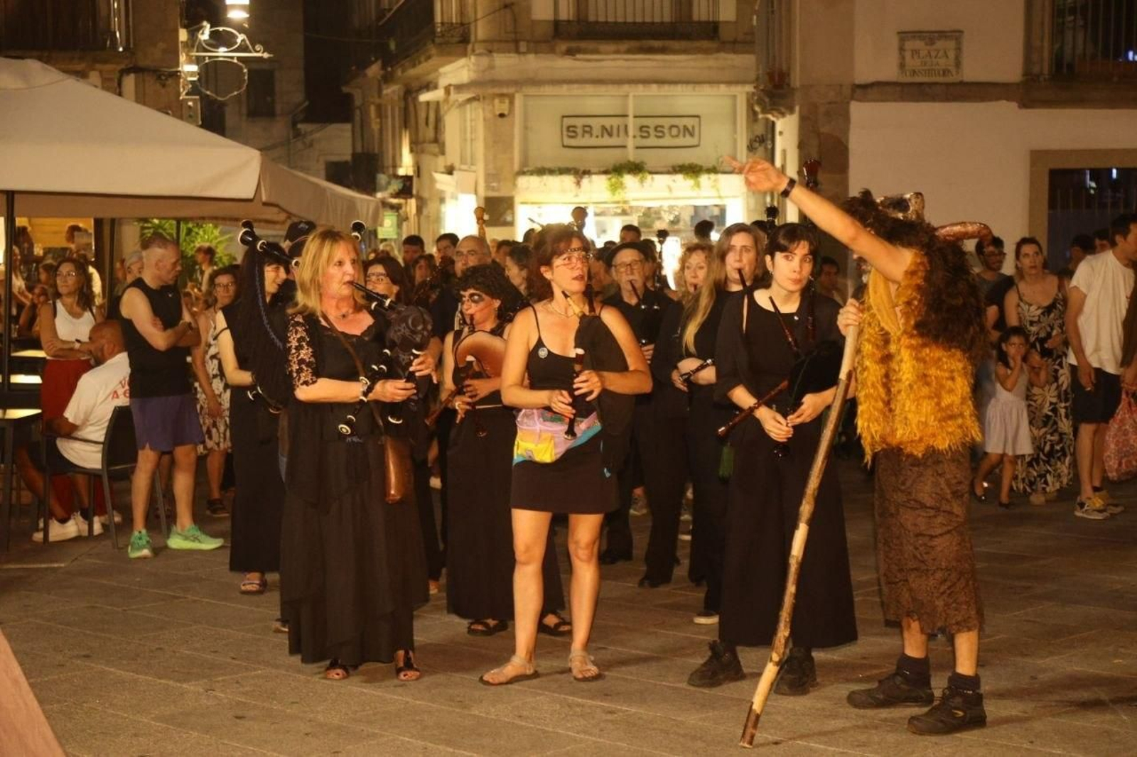 Galería | Las hogueras de San Xoán encienden Vigo y su área
