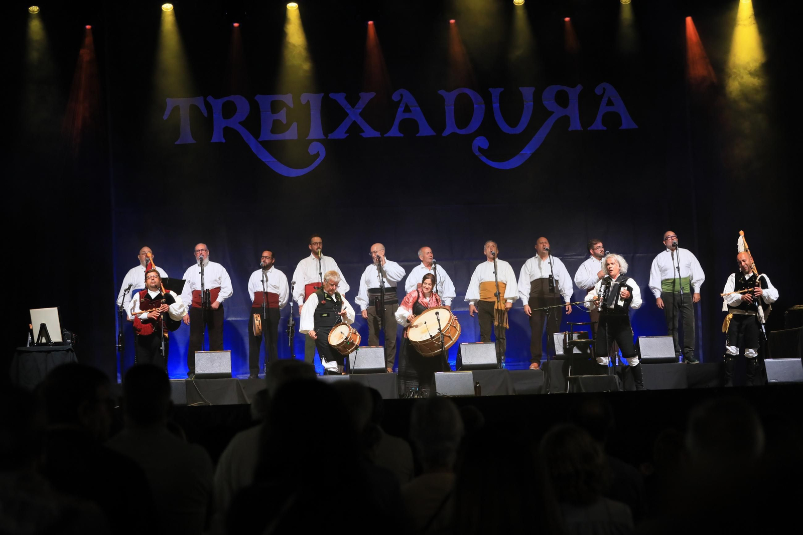 Galería | Treixadura conquista Piñeira de Arcos durante las fiesta de Santa Mariña