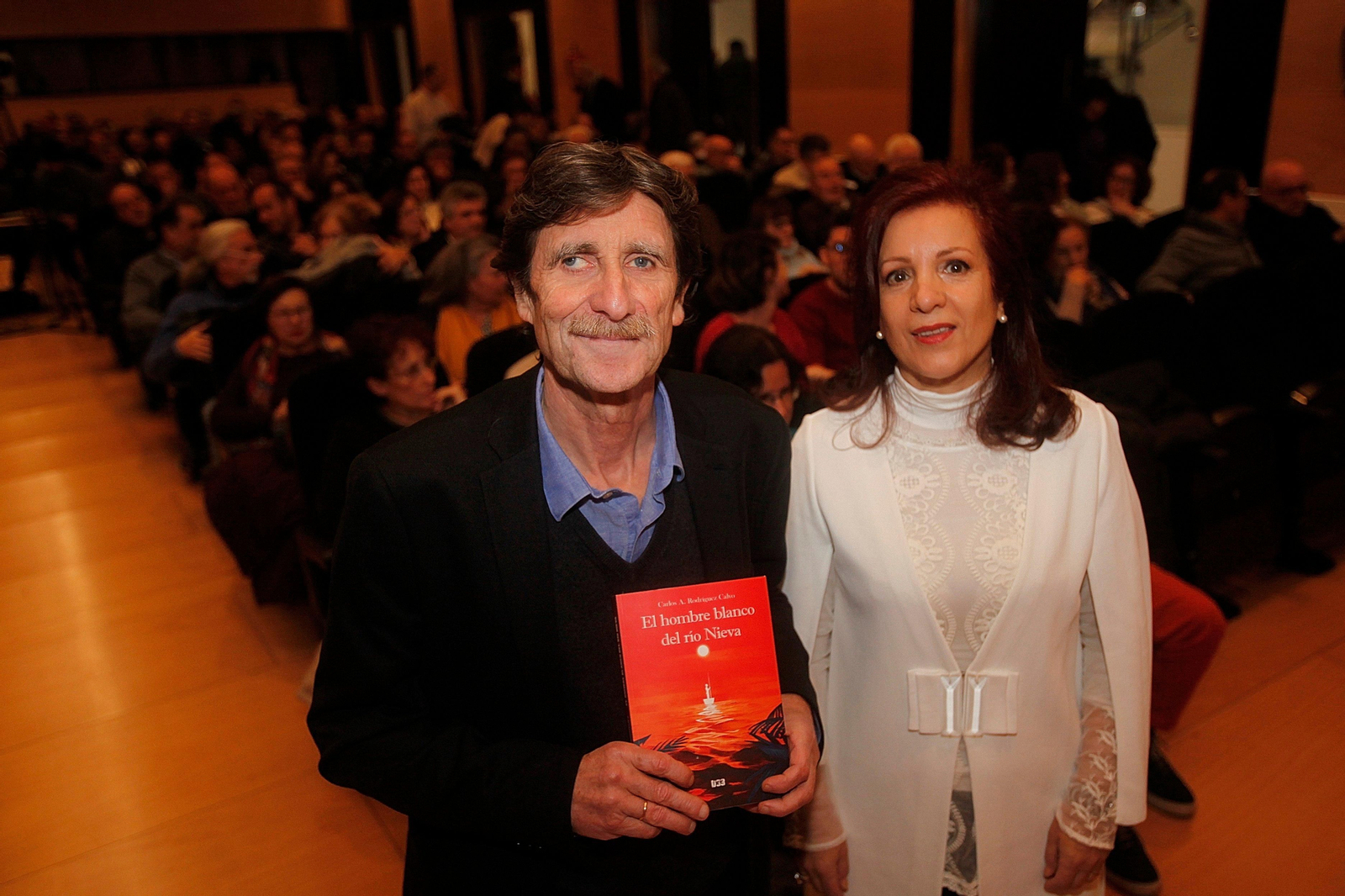Carlos Rodríguez y Pilar Pin, antes de la presentación.