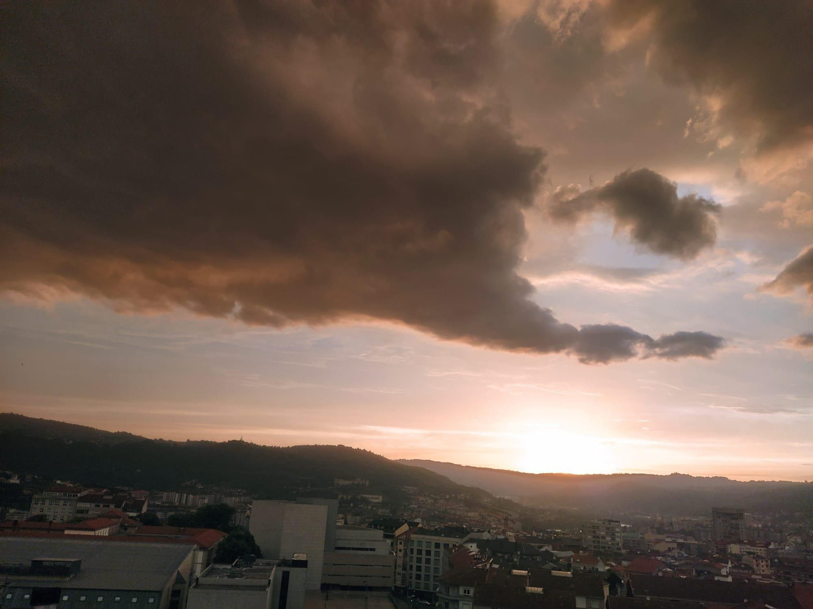 Las tormentas ponen en alerta Ourense 48 horas después de la bomba hídrica.
