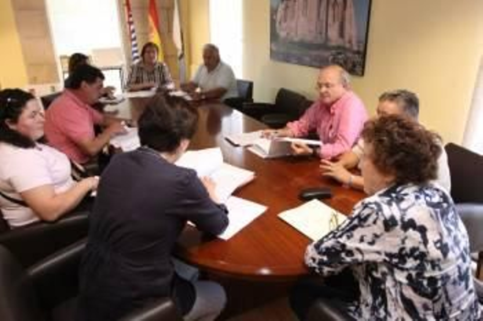 Un momento del pleno en el que se acordó la cesión del monte, presidido por Pilar López. (Foto: CRISTÓBAL GARCÍA)
