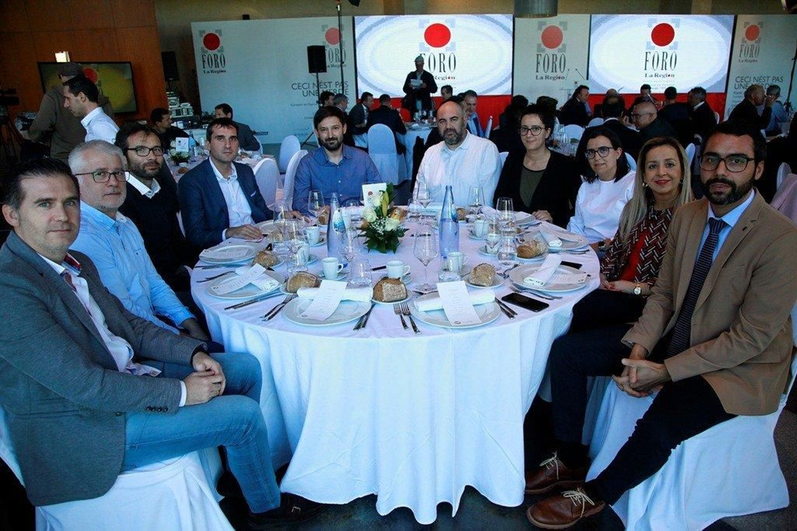 José Juan Pérez, Cooperativa Luis Vives; Arno Formella, director de la Escuela de Aeronáutica; Darío López, Colegio de Aparejadores de Ourense; Javier Castiñeiras, Redegal; José Ramón Jiménez, Volcano Informática; Stratis Moraitis, Adolfo Domínguez; María Gómez, Adolfo Domíguez; Mercedes Vázquez, Grupo Coren; Lucia López y David López, Forgal Talent.