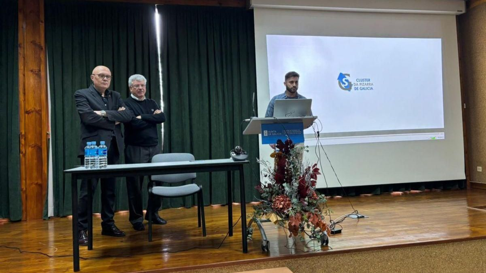 Santiago López y Severino González, a la izquierda de la imagen.