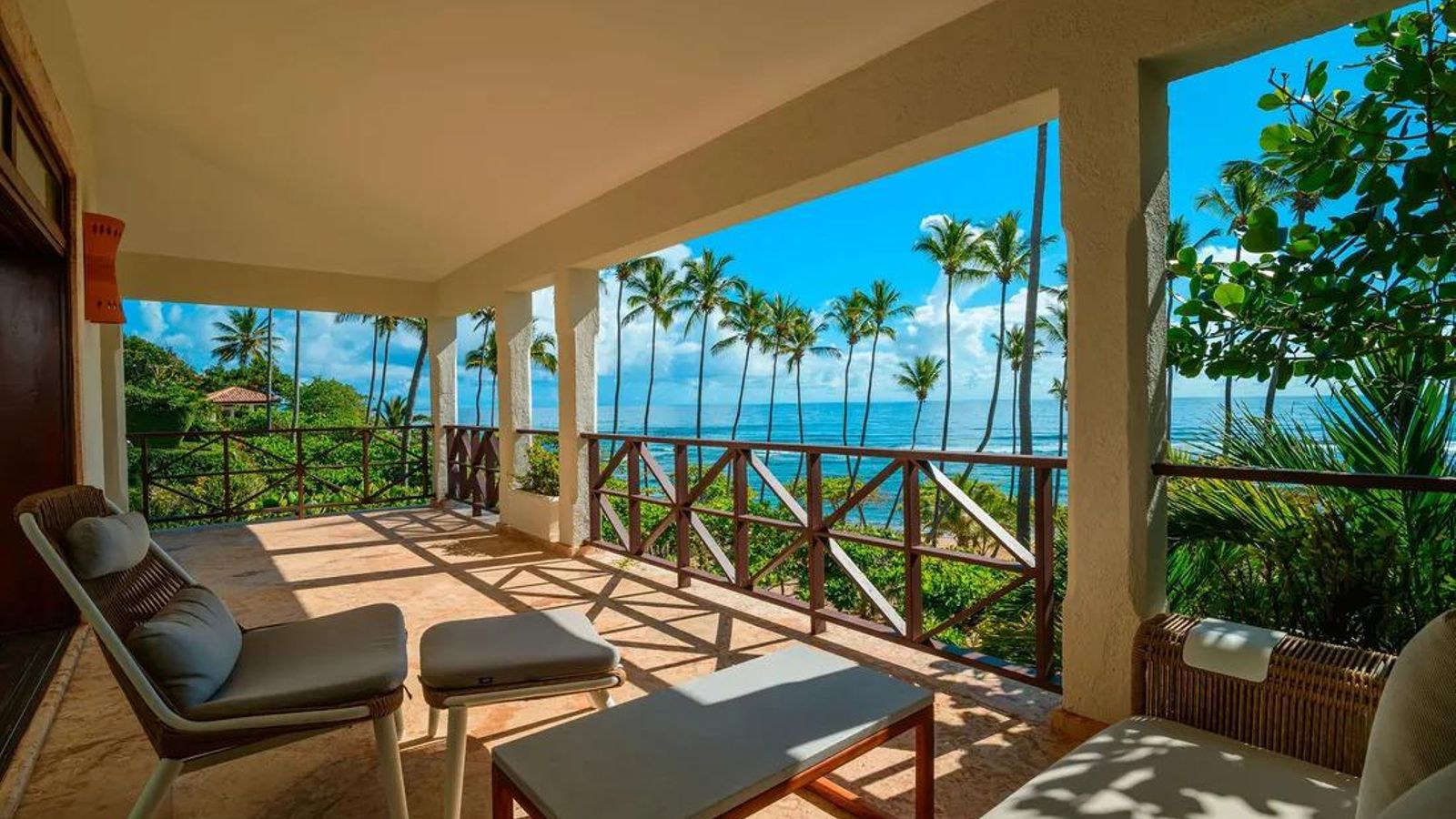 Una de las terrazas de la propiedad