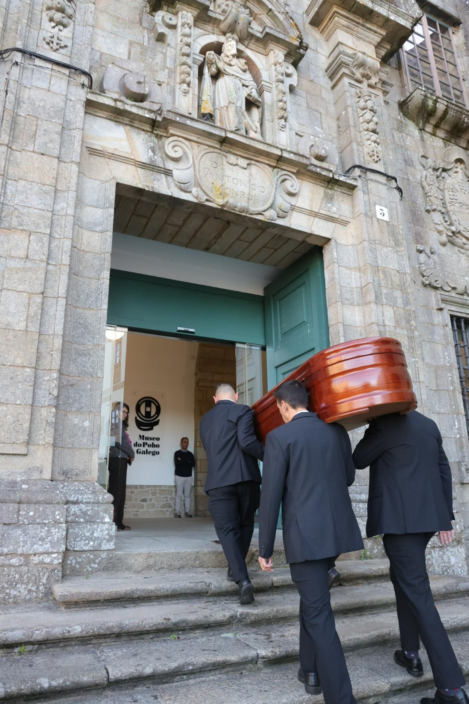 Galería | Adeus a Beiras no Museo do Pobo Galego: política, cultura e universidade despiden a "un compostelán universal"