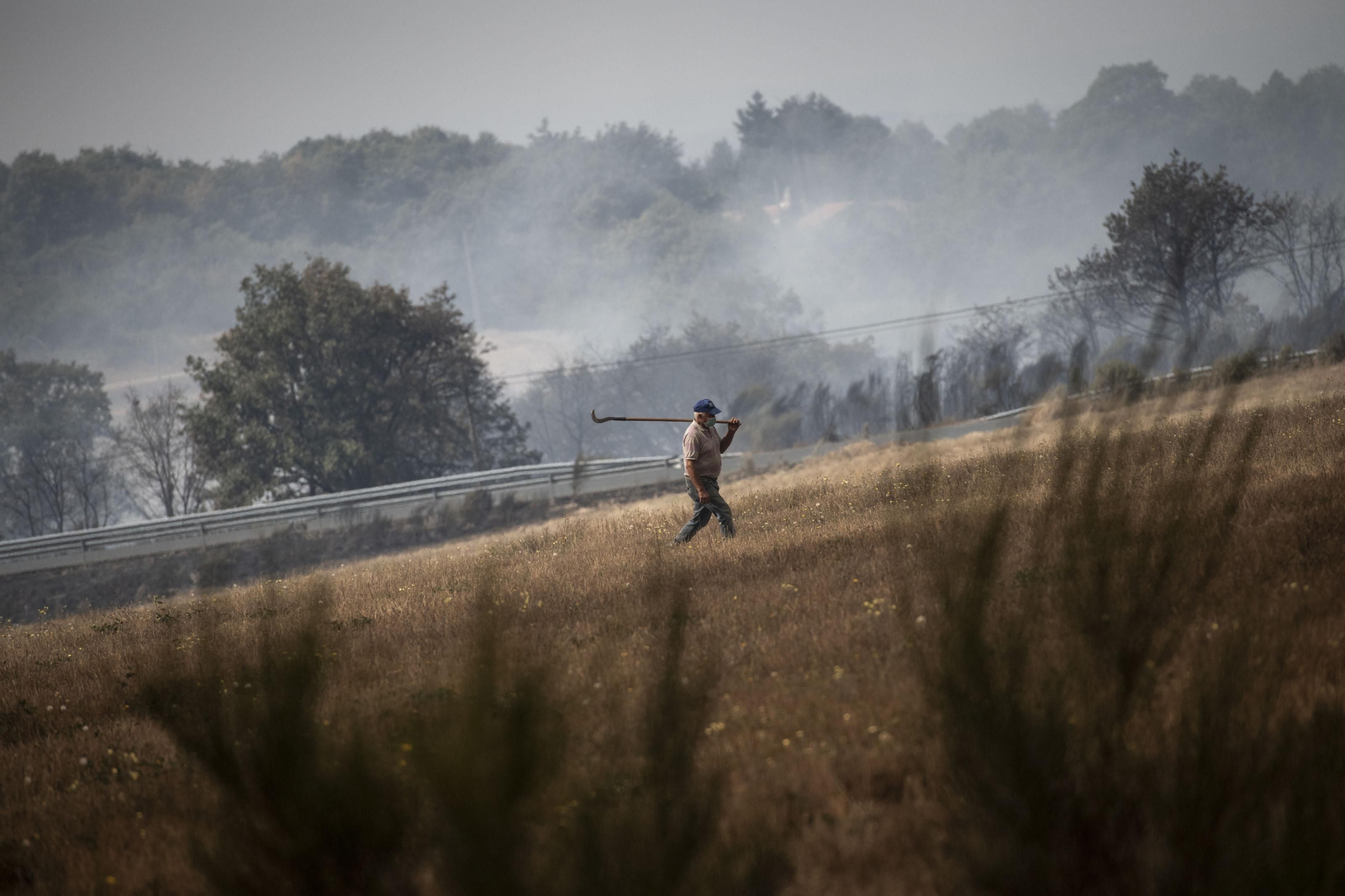 Incendio en el concello de Cualedro con varios focos en diferentes localidades como Carzoá, Cualedro ou San Martiño.