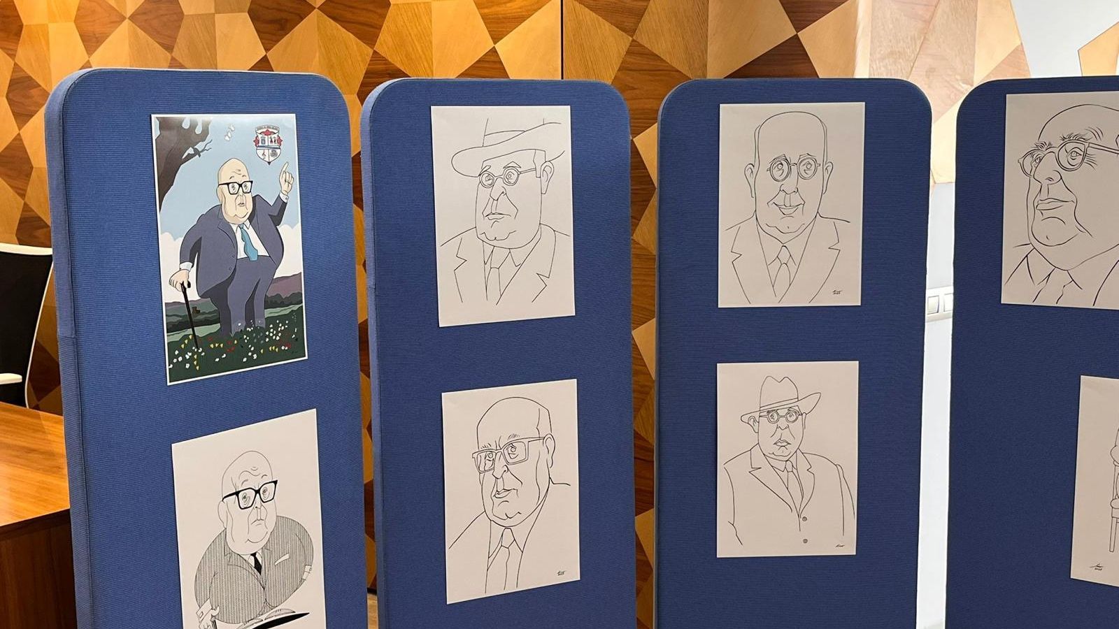 Paneles alusivos a Otero Pedrayo