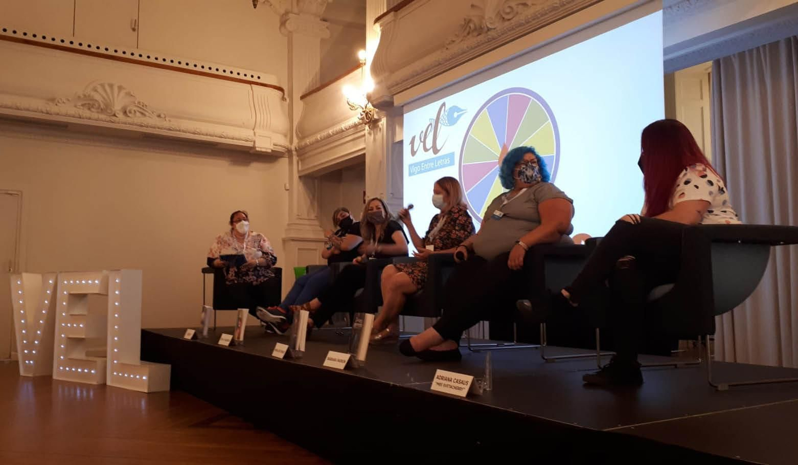 La última edición de “Vigo entre Letras” se celebró en el salón regio del Real Club Celta.