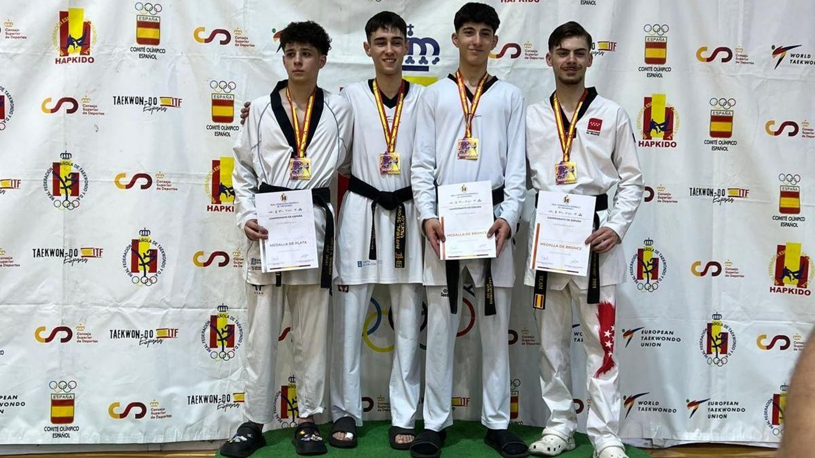 Davila, plata, y Otero, oro, compartiendo podio con los bronces.