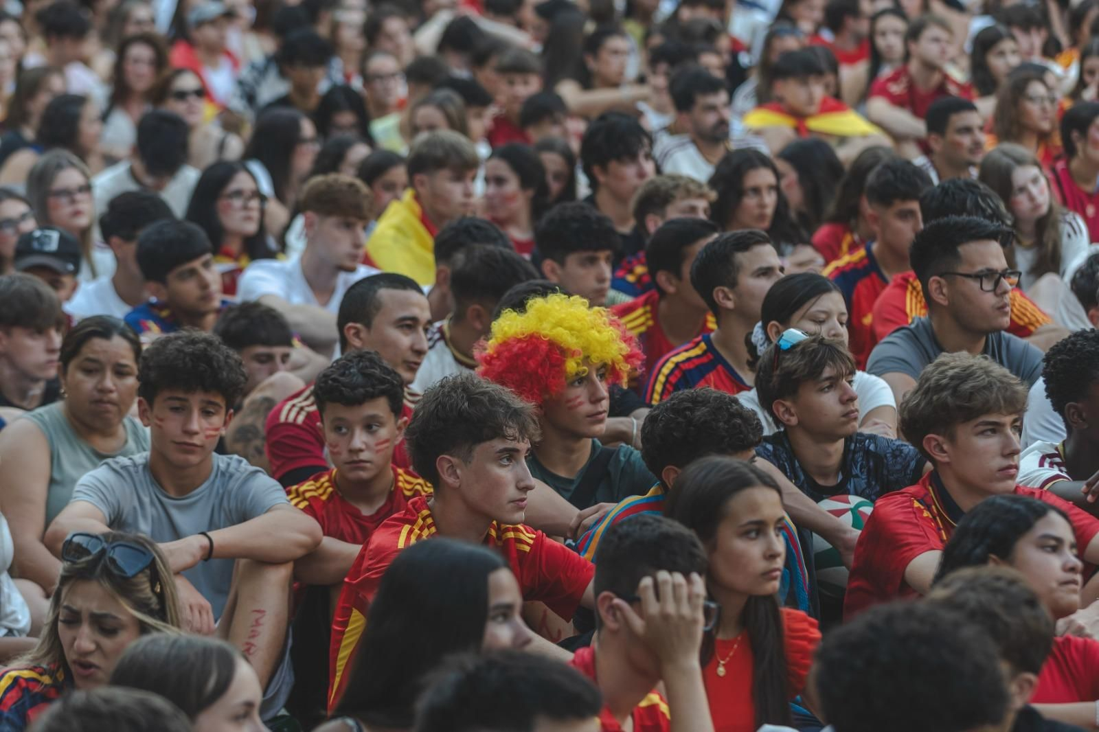 Galería | Camisetas, banderas y las calles de Ourense llenas de emoción por ver a España jugar los cuartos de final, en fotos