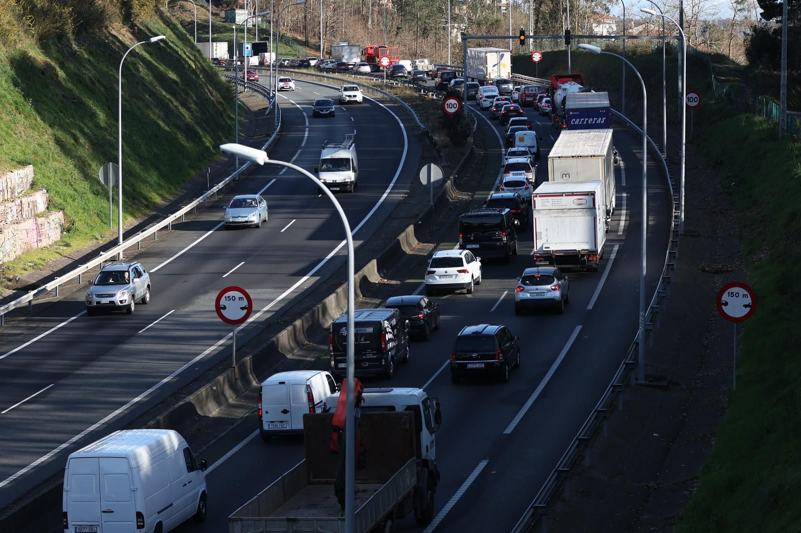 Retenciones en la AP-9, sentido Tui, la tarde de este martes.