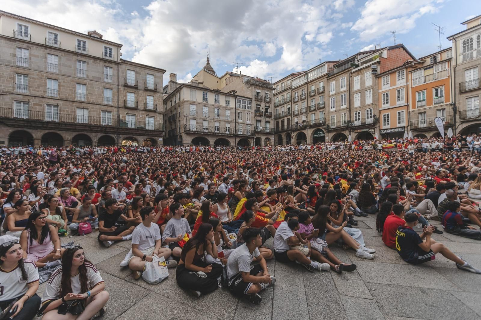 Galería | La ilusión por España tiñe de rojo la provincia de Ourense en la semifinal, en fotos