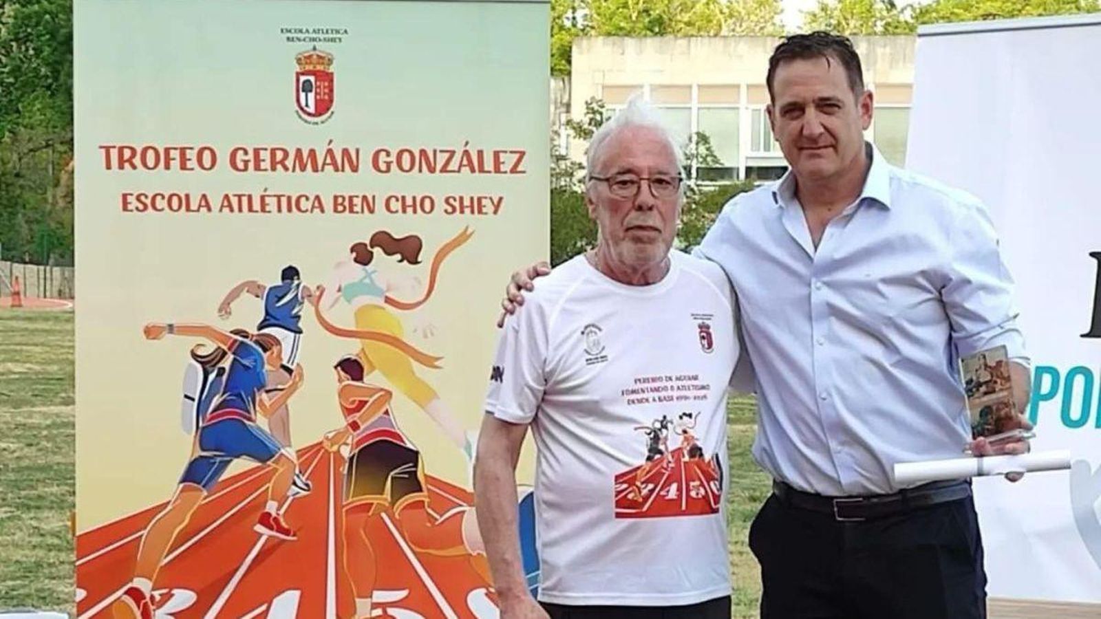 Germán González, homenajeado, y Manuel Pérez.