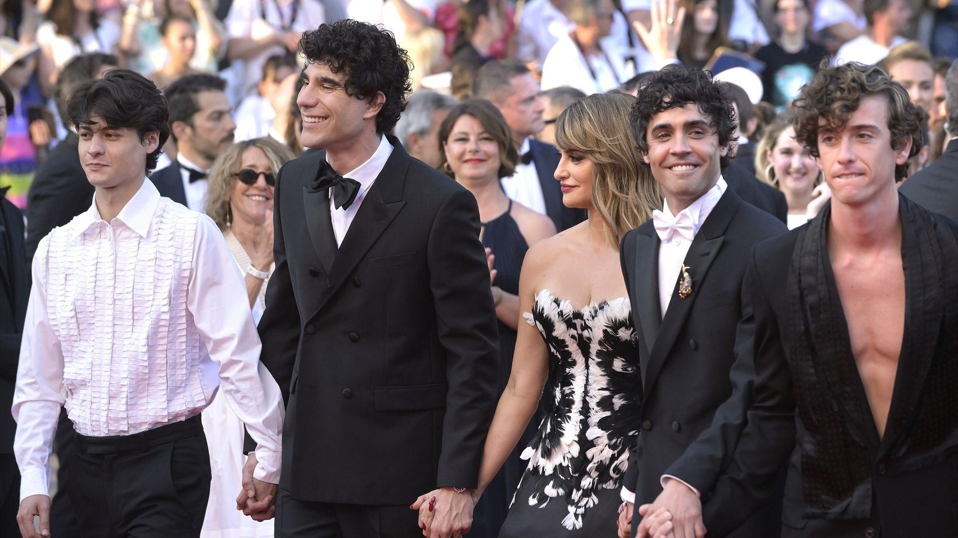 ‘La bola negra’, de Los Javis, representará a España en los Oscar
