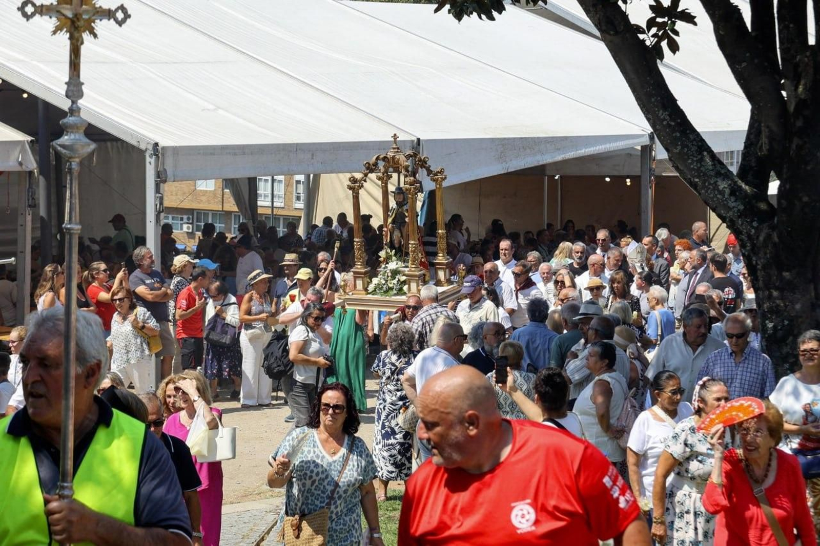 Galería | Vigo se vuelca con San Roque en una jornada marcada por el calor