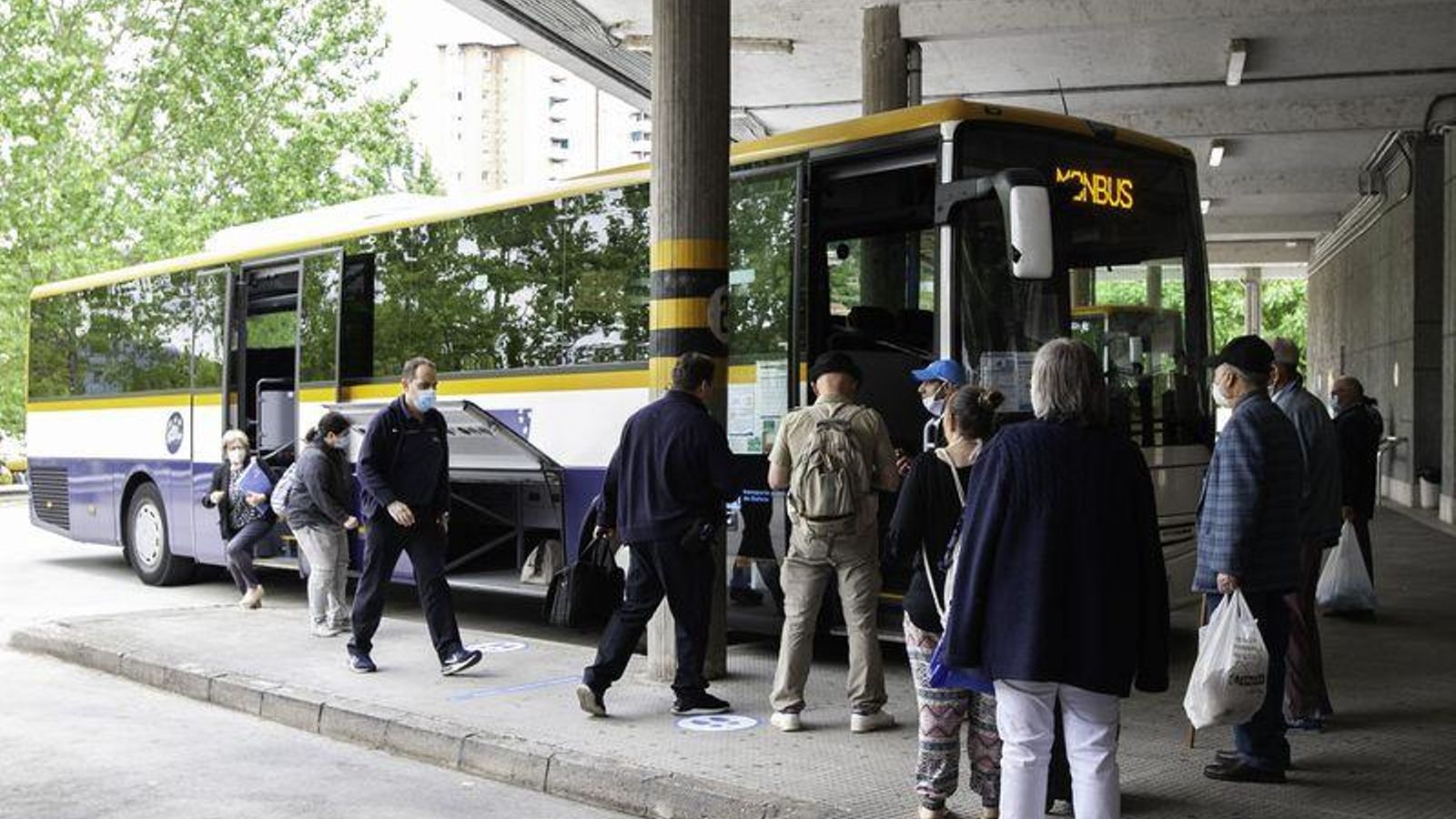 Ourense 8/6/20 Reportaje movilidad estaciones de tren y de bus de Ourense  Fotos.-Martiño Pinal
